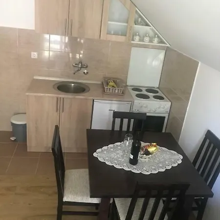 Mountain House Tara Nikolic * 卡鲁德杰尔斯科巴尔