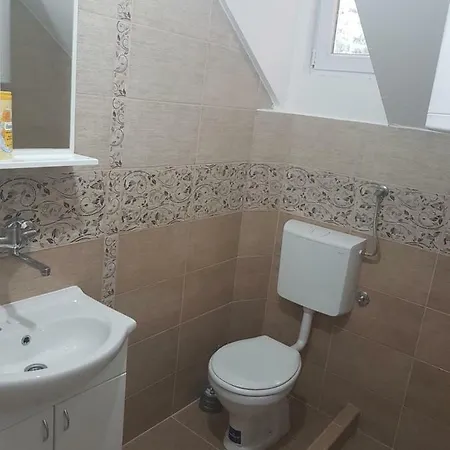 Mountain House Tara Nikolic 卡鲁德杰尔斯科巴尔