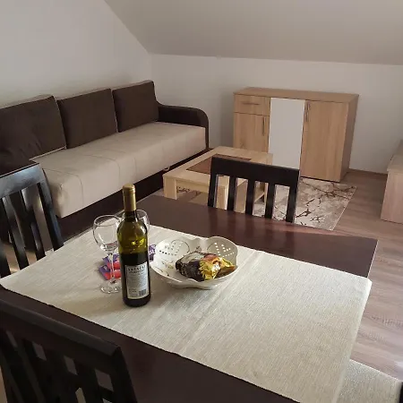 Mountain House Tara Nikolic * 卡鲁德杰尔斯科巴尔