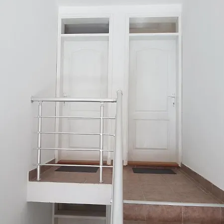 Mountain House Tara Nikolic * 卡鲁德杰尔斯科巴尔